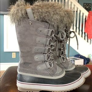 Joan of Arctic boots
